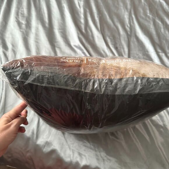 Tomorrow x Together World Tour Act Promise Madison Square Garden New York Pillow - Picture 11 of 11